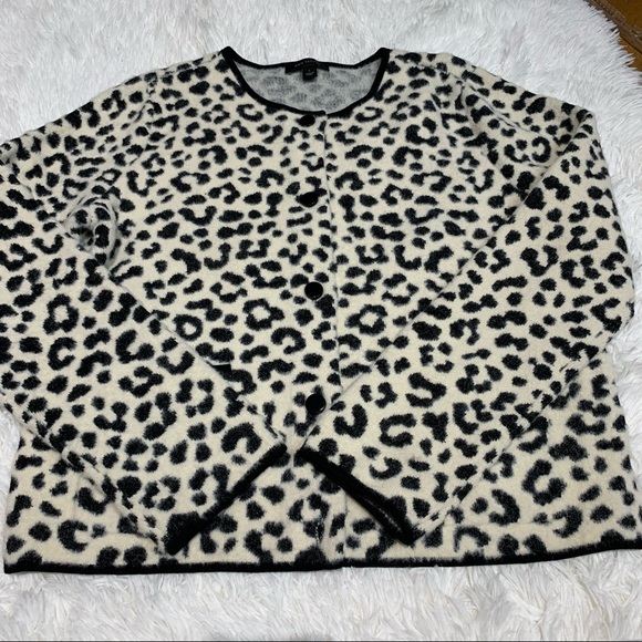 Ann Taylor Cardigan Leopard Animal Print Button Up Fuzzy Soft Cardigan - Picture 6 of 11